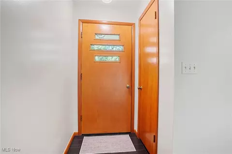 225 Miami Ave, Elyria, OH 44035 photo 9