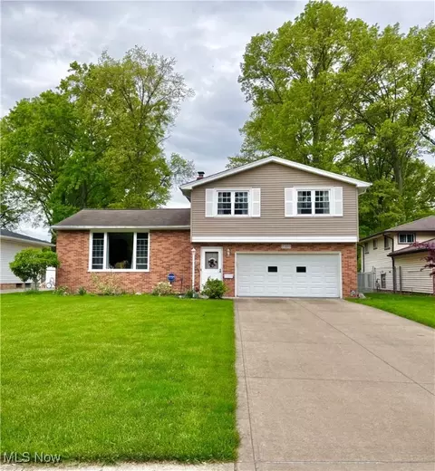 23593 Carriage Ln, North Olmsted, OH 44070