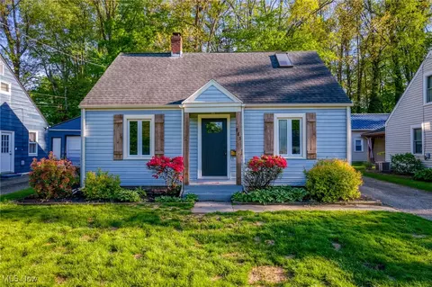 885 Overlook Ave, Ravenna, OH 44266