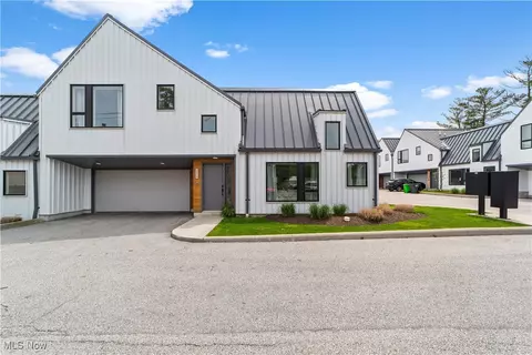 2414 Richmond Rd, Beachwood, OH 44122