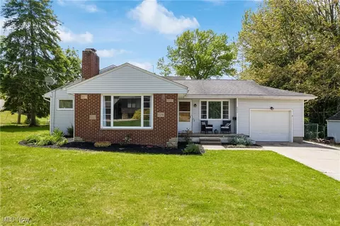 2202 Cramer Ave, Akron, OH 44312