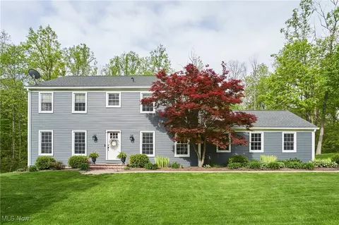 7304 Glastonbury Dr, Hudson, OH 44236
