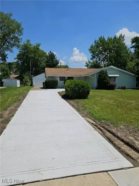 5897 Kimberly Dr, Bedford Heights, OH 44146