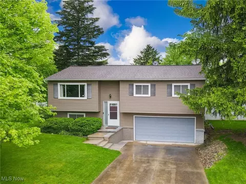 1395 Cecil Dr, Streetsboro, OH 44241