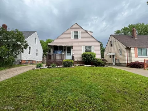 13303 Oak Park Blvd, Garfield Heights, OH 44125