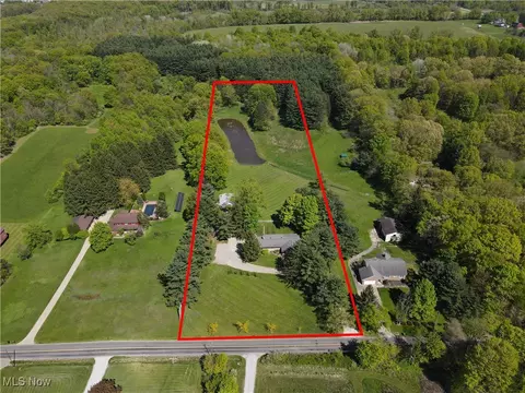 4254 Lakewood Rd, Ravenna, OH 44266