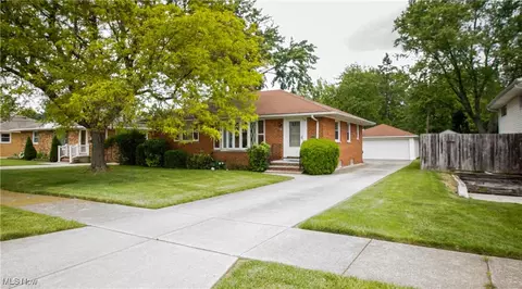 11364 Glamer Dr, Parma, OH 44130
