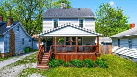 54 Marion Ave, Mogadore, OH 44260