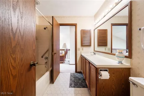 Bath - 4568 Avondale Blvd NW, Canton, OH 44708 photo 5 of 5