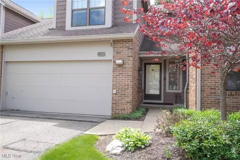 Exterior - 4568 Avondale Blvd NW, Canton, OH 44708 photo 2 of 7