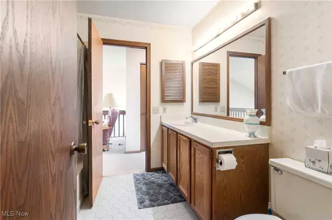 Bath - 4568 Avondale Blvd NW, Canton, OH 44708 photo 3 of 5