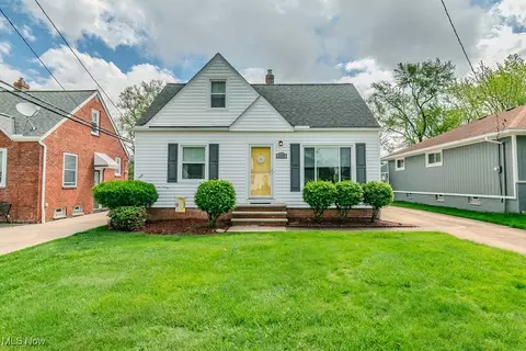 1237 Mayfield Ridge Rd, Mayfield Heights, OH 44124