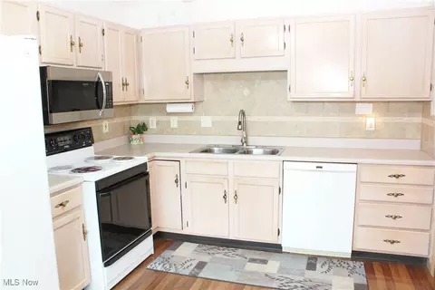 Kitchen - 8232 Maramont Dr #B, Boardman, OH 44512 photo 1 of 3