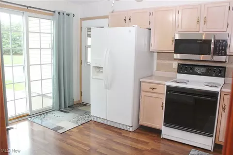 Kitchen - 8232 Maramont Dr #B, Boardman, OH 44512 photo 3 of 3