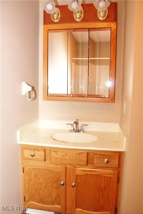 Bath - 8232 Maramont Dr #B, Boardman, OH 44512 photo 3 of 4