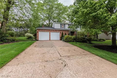 10222 Deer Run, Brecksville, OH 44141