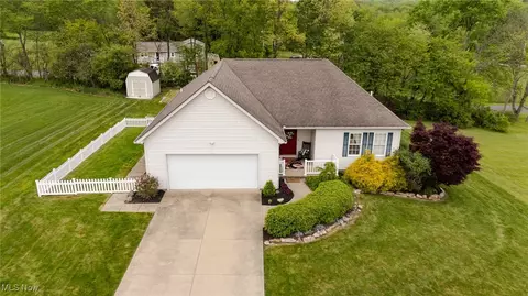 130 Hillside Dr, East Palestine, OH 44413