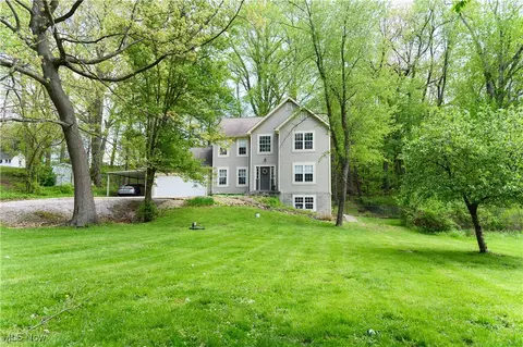 3153 Ethan Allen Rd, Coventry, OH 44203