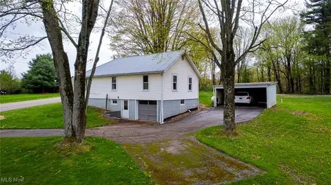 7997 Chestnut Ridge Rd NW, Dundee, OH 44624