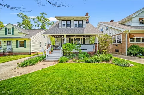 261 E 214th St, Euclid, OH 44123