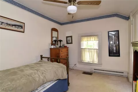Bedroom - 228 S Hambden St, Chardon, OH 44024 photo 4 of 6