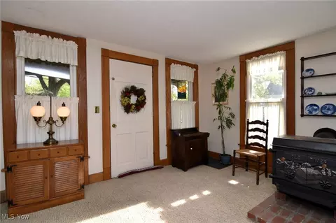 Entry Way - 228 S Hambden St, Chardon, OH 44024 photo 1 of 3