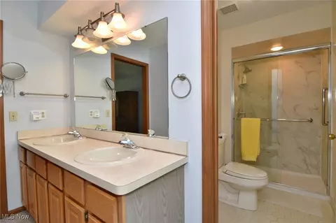 Bath - 34700 Ada Dr, Solon, OH 44139 photo 3 of 5