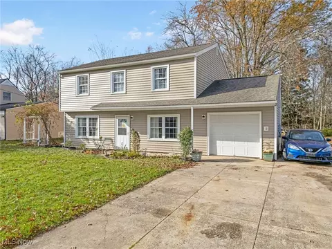 3853 Morley Dr, Kent, OH 44240