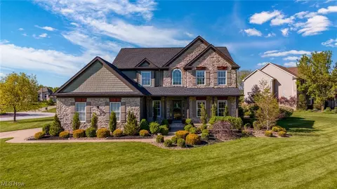 6367 Burrow Ct, Medina, OH 44256