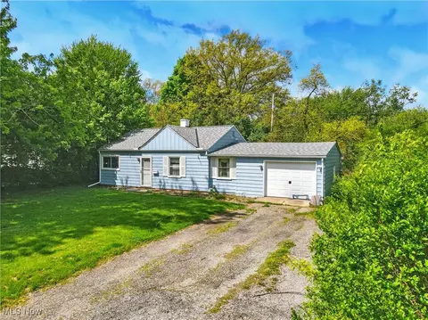 1942 Benjamin Rd, Madison, OH 44057