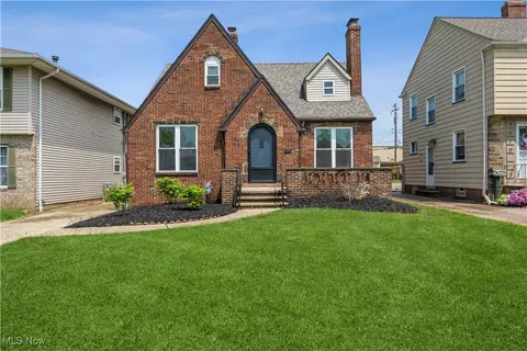 1814 Brookview Blvd, Parma, OH 44134