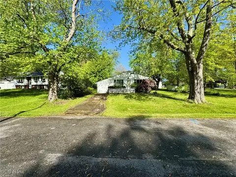 Exterior - 1464 Mohawk Dr, Madison, OH 44057 photo 2 of 6