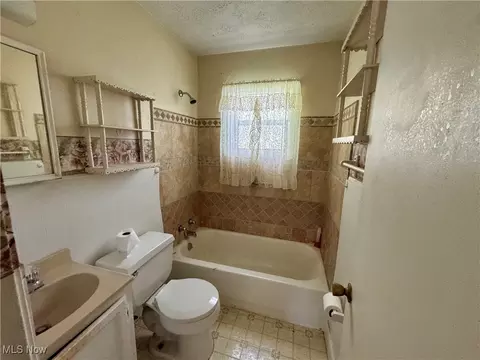 Bath - 1464 Mohawk Dr, Madison, OH 44057 photo 1 of 1