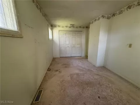 Bedroom - 1464 Mohawk Dr, Madison, OH 44057 photo 2 of 5