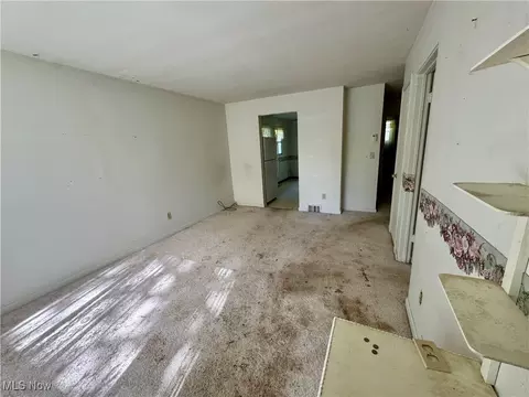 Living - 1464 Mohawk Dr, Madison, OH 44057 photo 2 of 2