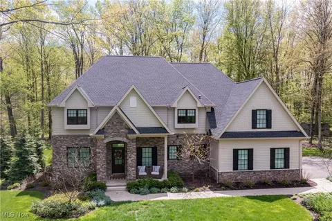 31370 Hiram Trl, Moreland Hills, OH 44022