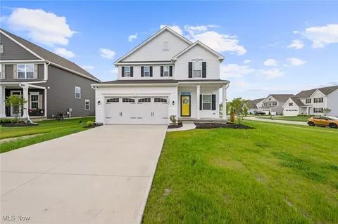 1582 Slick Rock Dr, Painesville, OH 44077