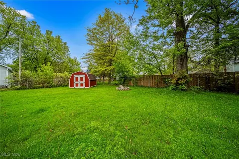 608 Lyndon Ave, Ashtabula, OH 44004 photo 9