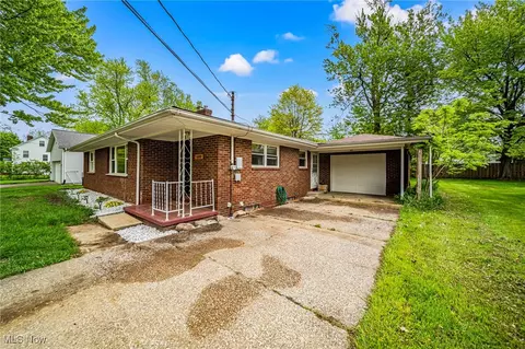 608 Lyndon Ave, Ashtabula, OH 44004 photo 3