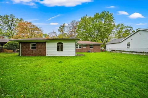608 Lyndon Ave, Ashtabula, OH 44004 photo 4