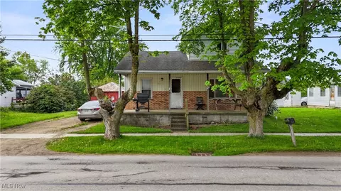 208 E Congress St, Polk, OH 44866