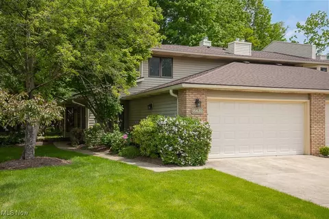 15430 Roxboro Dr, Middleburg Heights, OH 44130