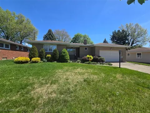 1871 Eldridge Ave, Akron, OH 44301 photo 3