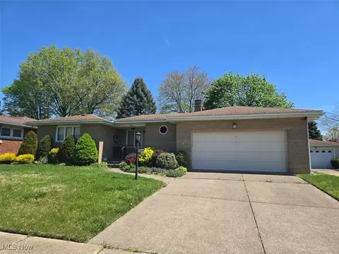 1871 Eldridge Ave, Akron, OH 44301 photo 2