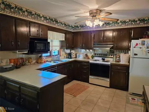 1871 Eldridge Ave, Akron, OH 44301 photo 12