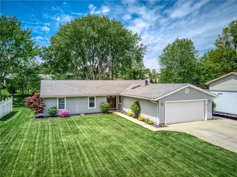2523 Sherwood Dr, Stow, OH 44224