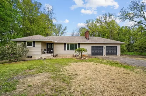 10699 Whippoorwill Rd, Newton Falls, OH 44444