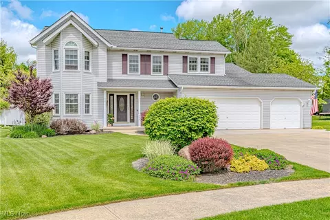 582 Blackberry Cir, Brunswick, OH 44212
