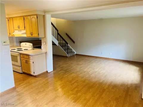 7328 Foxmill Rd, Mentor, OH 44060 photo 5