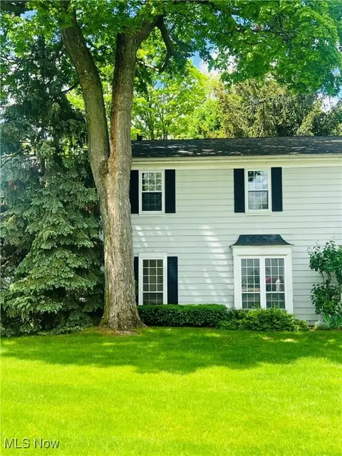 7328 Foxmill Rd, Mentor, OH 44060